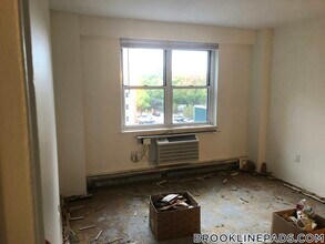 175 Freeman St, Unit 512 in Brookline, MA - Foto de edificio - Building Photo