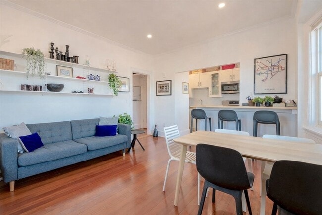 371 Harvard St in Cambridge, MA - Building Photo - Building Photo