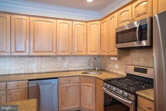 2238 Christian St in Philadelphia, PA - Building Photo - Building Photo