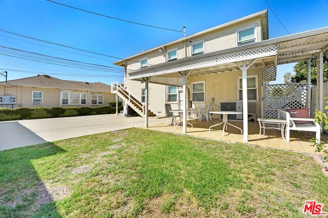 1428 S Genesee Ave in Los Angeles, CA - Building Photo - Building Photo