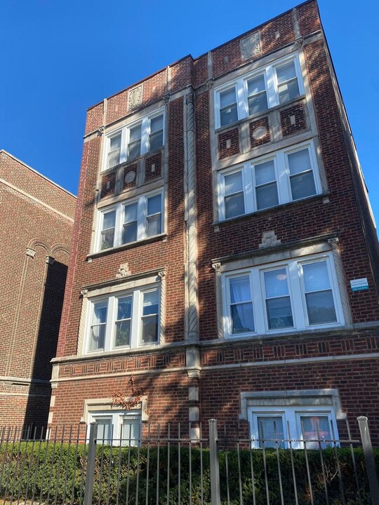 6443 N Albany Ave in Chicago, IL - Foto de edificio