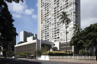 Banyan Tree Plaza in Honolulu, HI - Building Photo - Building Photo