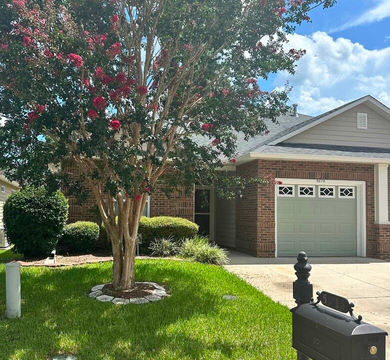 5614 Hampton Hill Cir in Tallahassee, FL - Building Photo