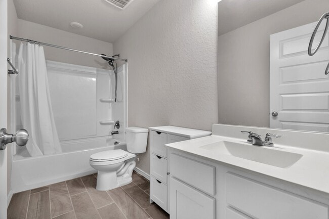 5051 Segovia Way in San Antonio, TX - Building Photo - Building Photo