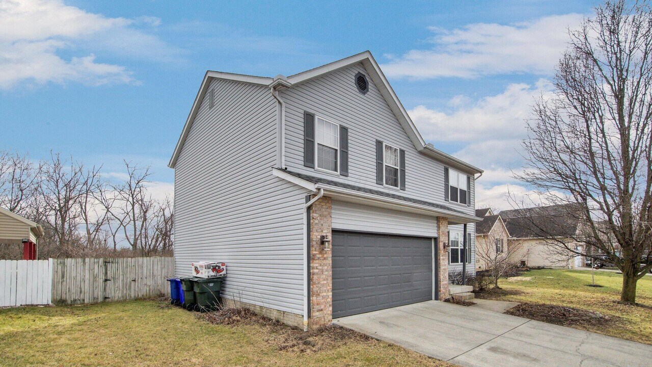 1602 Covina Dr in Columbus, OH - Building Photo