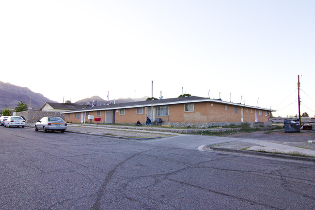 4425 Lawrence St in El Paso, TX - Building Photo - Building Photo