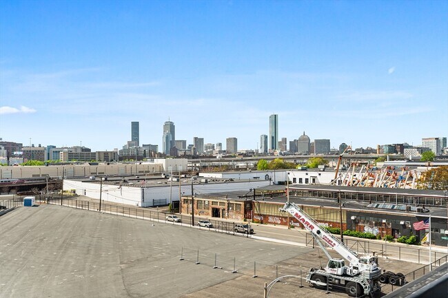 488 Dorchester Ave, Unit 4 in Boston, MA - Building Photo - Building Photo