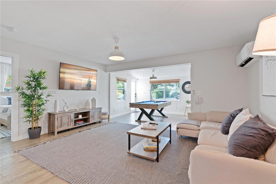 300 SW 23rd St, Unit 2 in Fort Lauderdale, FL - Building Photo