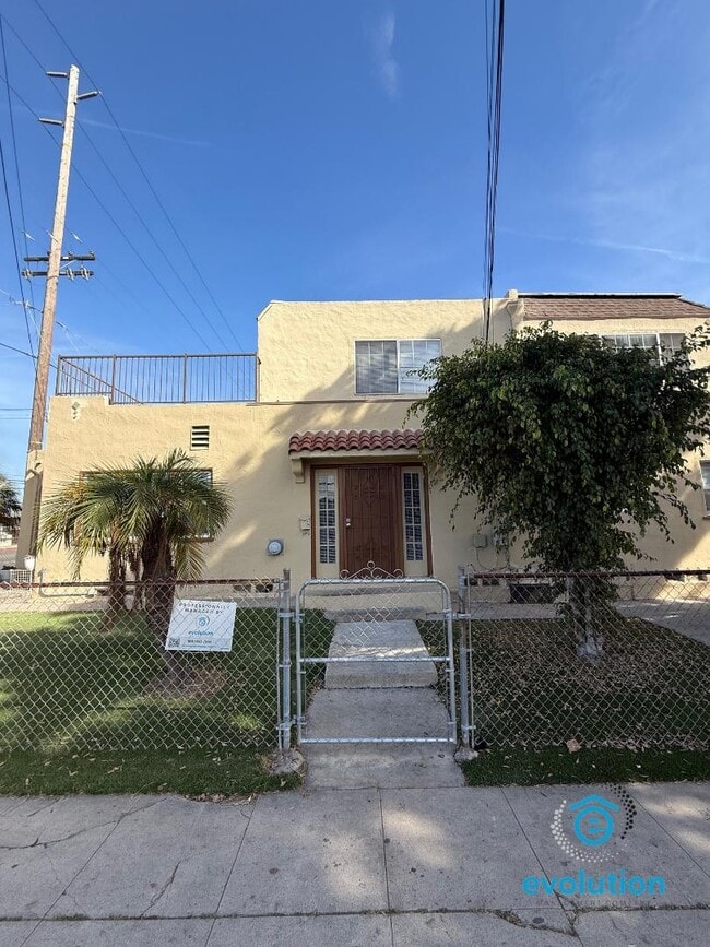 property at 406 E Plaza Blvd