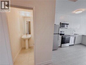 25 Palace St in Kitchener, ON - Building Photo - Building Photo