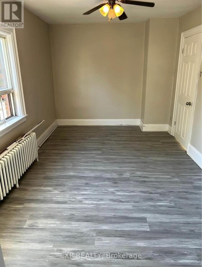 45 Louisa St in St Catharines, ON - Building Photo - Building Photo