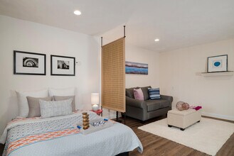 Kendev Studios in Kenmore, NY - Foto de edificio - Building Photo