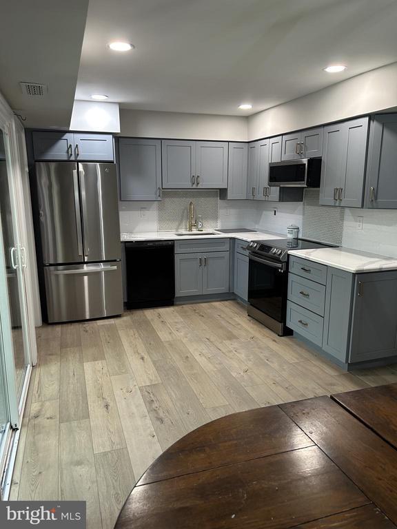 property at 94 Bayberry Ct