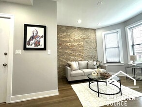 3830 N Wilton Ave, Unit 3 in Chicago, IL - Building Photo - Building Photo