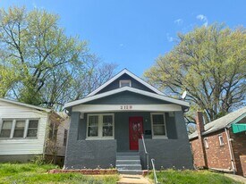 2129 Rosebud Ave in St. Louis, MO - Building Photo