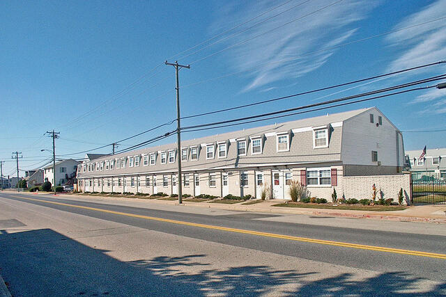 1201 Saint Louis Ave, Unit Royal Palm Court 1201-2 in Ocean City, MD - Foto de edificio