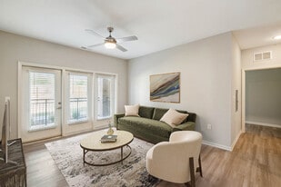 Henderson on Reinli in Austin, TX - Building Photo