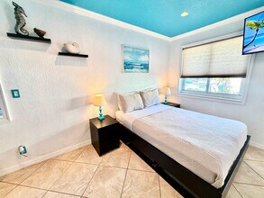 330 Grant St in Hollywood, FL - Building Photo - Building Photo