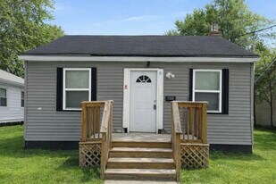 1123 Island Ave in Rockford, IL - Building Photo