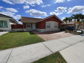 1137 NW 128th Pl in Miami, FL - Building Photo - Building Photo
