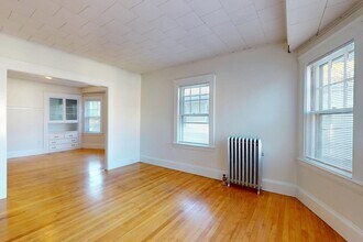 12 Park St in Waltham, MA - Building Photo - Building Photo