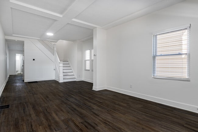 property at 410 E Beecher St