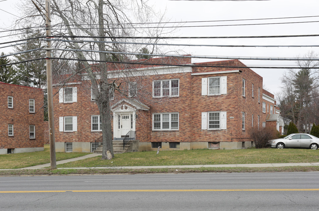 1083 Western Ave in Albany, NY - Building Photo