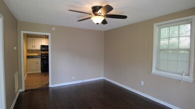 2425 Chapel Avenue, Unit B in Nashville, TN - Foto de edificio - Building Photo