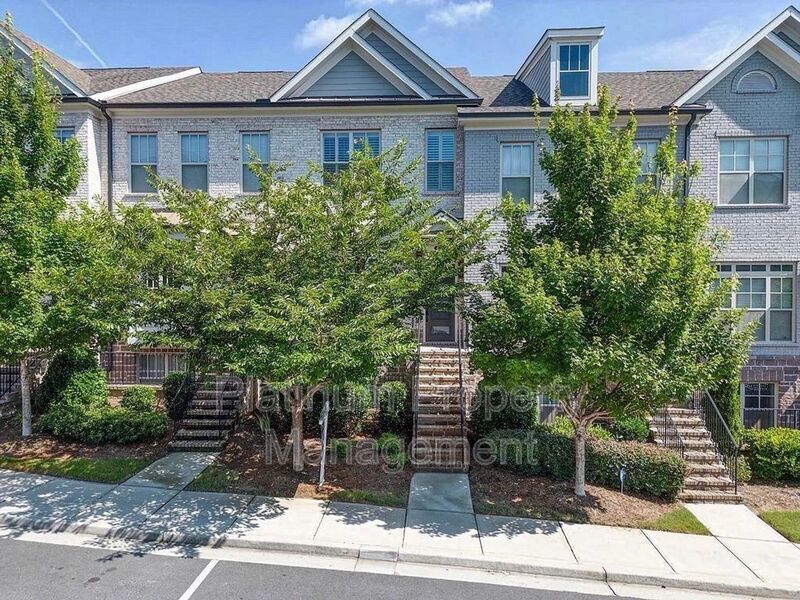 4220 Deming Cir in Sandy Springs, GA - Building Photo