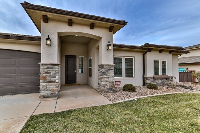 3731 E Shooting Star Ln in Saint George, UT - Building Photo - Building Photo