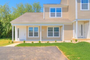 365 Twisted Oak Dr NW in Christiansburg, VA - Building Photo