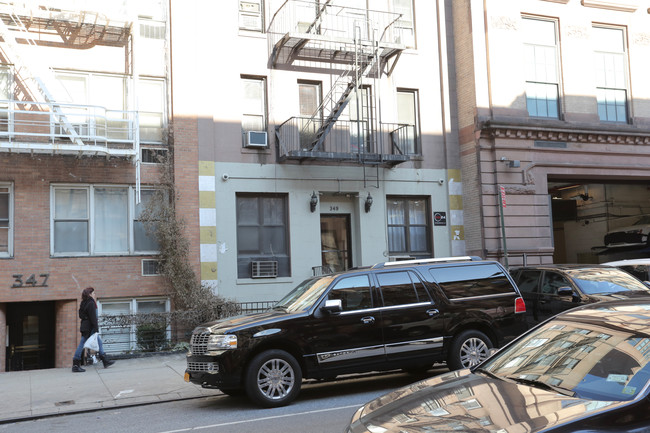349 E 51st St in New York, NY - Foto de edificio - Building Photo