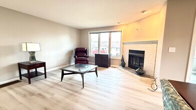 20 Arthur Dr in South Windsor, CT - Building Photo - Building Photo