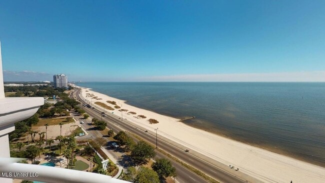 2228 Beach Dr, Unit 1304 in Gulfport, MS - Building Photo - Building Photo