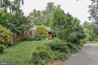 137 Courthouse Rd SW in Vienna, VA - Building Photo - Building Photo