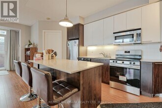 25-625 Broadway Ave in Toronto, ON - Building Photo - Building Photo