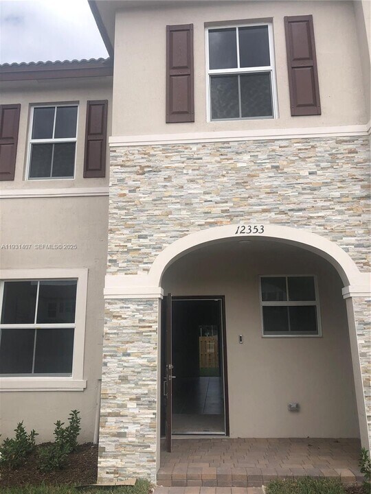 12353 NW 23rd Ct in Miami Shores, FL - Building Photo