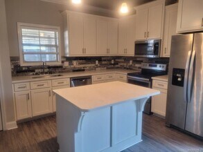 8327 Faith Ln in Montgomery, AL - Foto de edificio - Building Photo