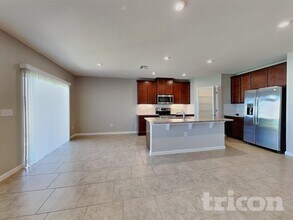 11126 Daybreak Glen in Parrish, FL - Foto de edificio - Building Photo