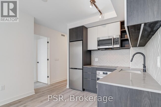 36-636 Zorra St in Toronto, ON - Building Photo - Building Photo