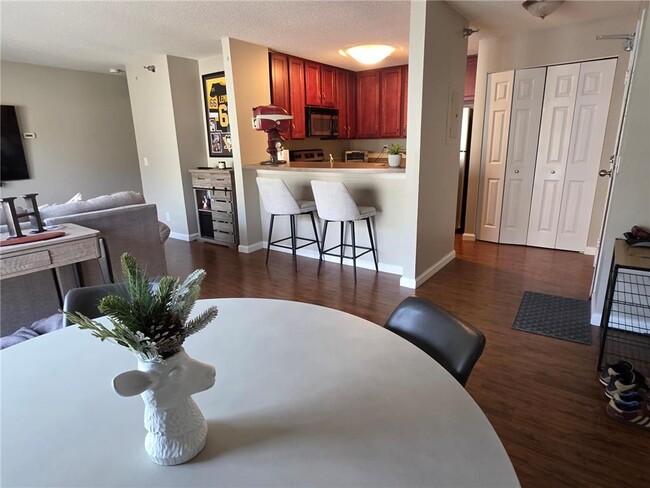 5978 Chasewood Pkwy in Minnetonka, MN - Building Photo - Building Photo