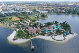 6814 NW 107th Pl in Doral, FL - Building Photo