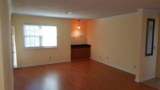 606 Barrington Hills Dr in Atlanta, GA - Building Photo - Building Photo