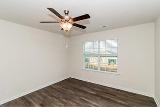 166 Cassius Dr in Troutman, NC - Foto de edificio - Building Photo