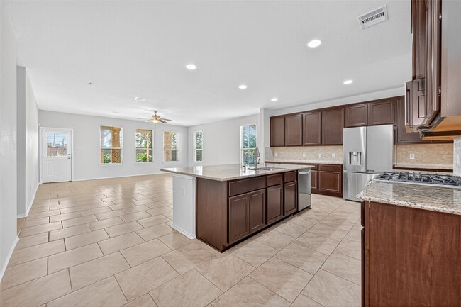 14002 Wolftrap Ln in Conroe, TX - Foto de edificio - Building Photo