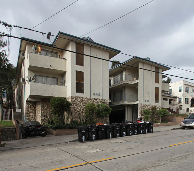 436-442 Solano Ave in Los Angeles, CA - Foto de edificio - Building Photo