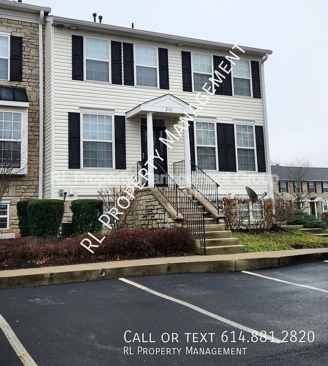 216 Oxford Oak Dr in Columbus, OH - Building Photo - Building Photo