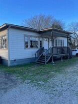 108 Austin St in Kyle, TX - Building Photo