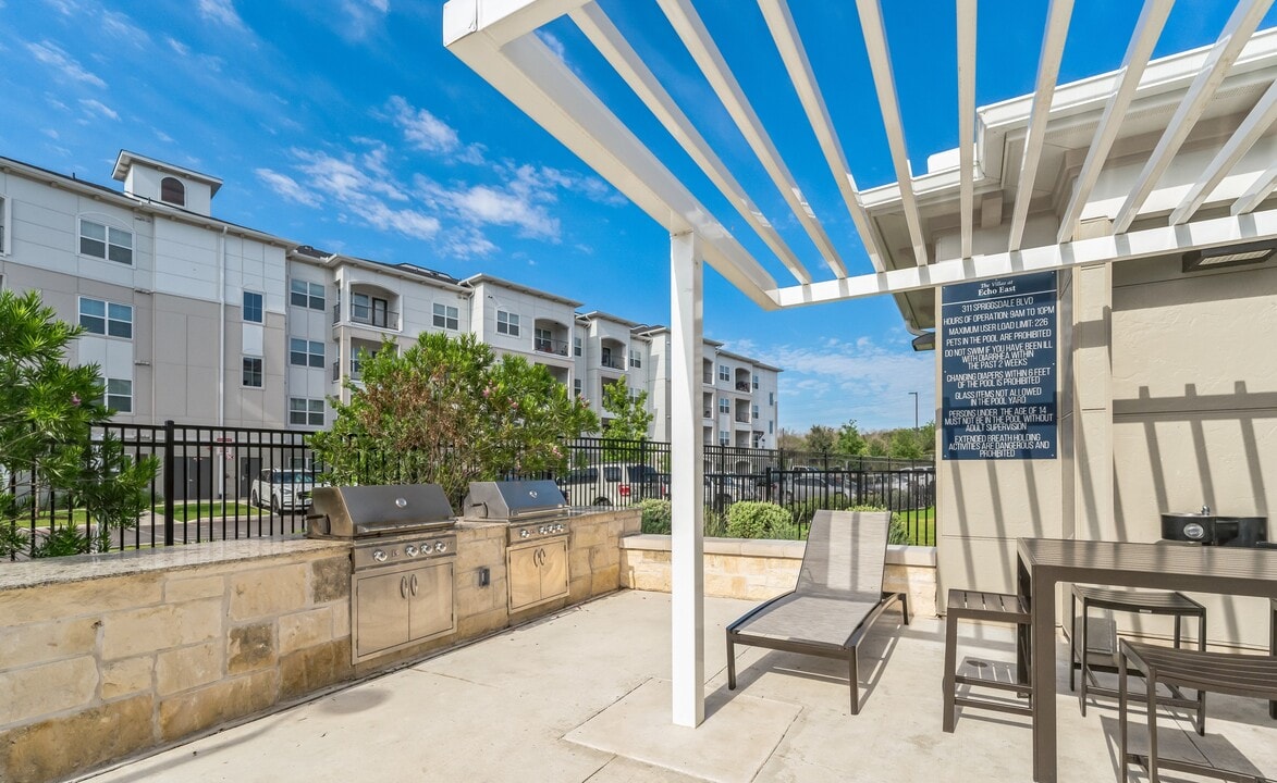 Villas at Echo East in San Antonio, TX - Foto de edificio