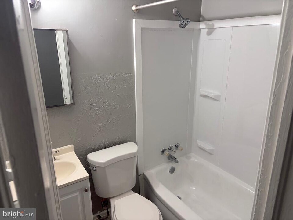 7243 Holabird Ave in Dundalk, MD - Building Photo